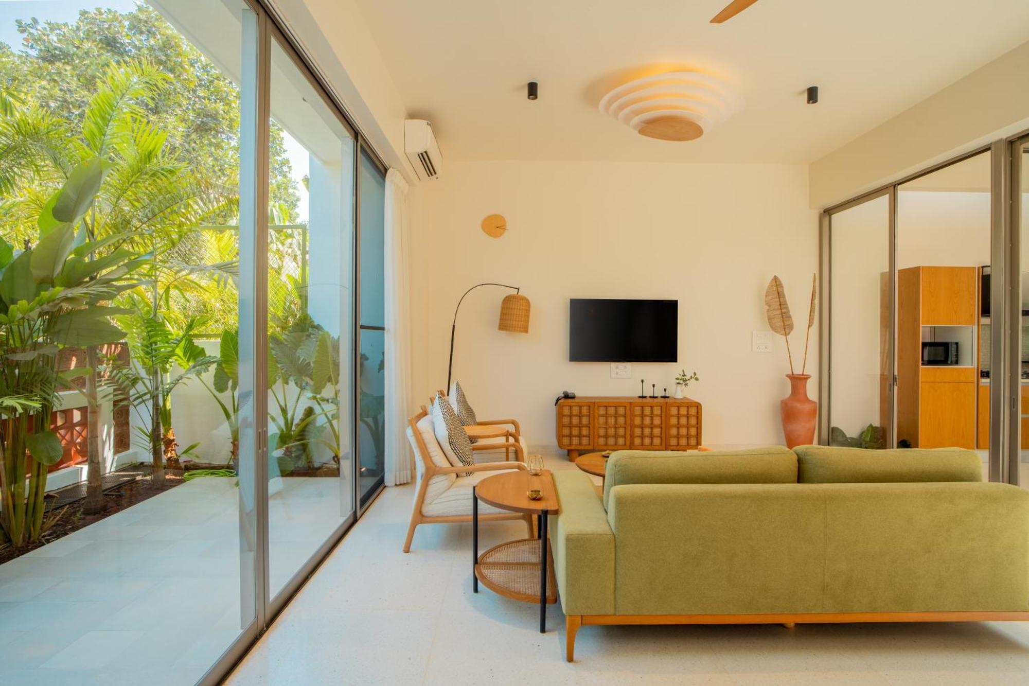 Elivaas Mirai Aries 3 Bhk Retreat With Private Pool Near Famous Beaches * Vagator